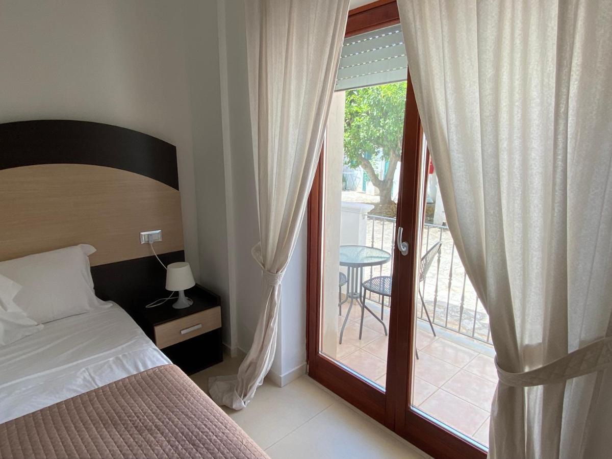 Citta Bianca Country Resort オストゥーニ エクステリア 写真